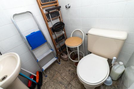 Apartamento para alugar com 216m², 3 quartos e 3 vagas Apartamento para alugar com 216m², 3 quartos e 3 vagasBanheiro de Serviço