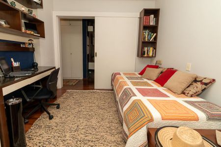 Apartamento para alugar com 216m², 3 quartos e 3 vagas Apartamento para alugar com 216m², 3 quartos e 3 vagasSuíte 2