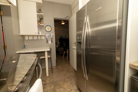 Apartamento para alugar com 216m², 3 quartos e 3 vagas Apartamento para alugar com 216m², 3 quartos e 3 vagasCozinha