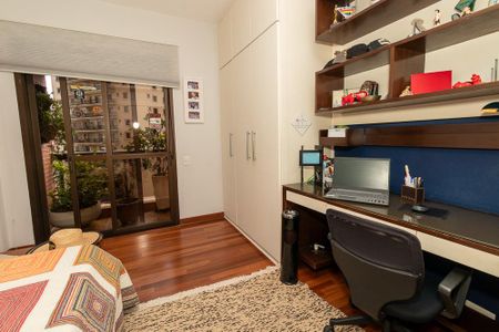 Apartamento para alugar com 216m², 3 quartos e 3 vagas Apartamento para alugar com 216m², 3 quartos e 3 vagasSuíte 2