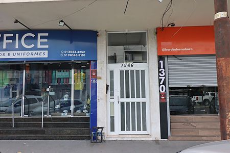 Apartamento para alugar com 70m², 3 quartos e sem vagaEntrada do prédio 