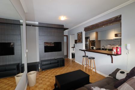 Sala de apartamento para alugar com 3 quartos, 70m² em São João, Porto Alegre