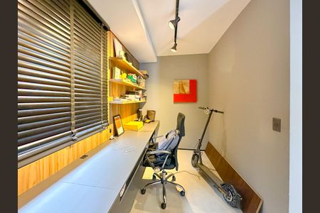 Casa para alugar com 314m², 4 quartos e 2 vagasEscritório