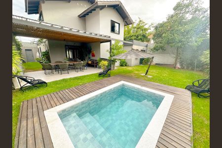 Casa para alugar com 314m², 4 quartos e 2 vagasPiscina