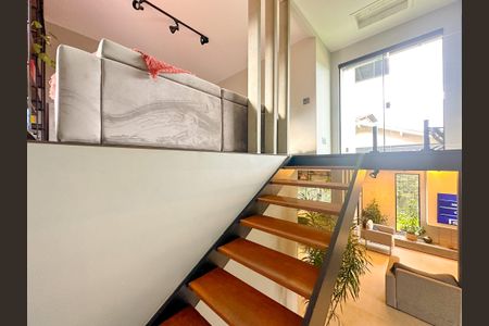 Casa para alugar com 314m², 4 quartos e 2 vagasEscada