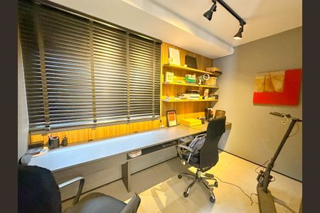 Casa para alugar com 314m², 4 quartos e 2 vagasEscritório