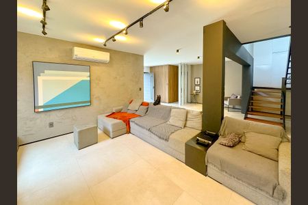 Casa para alugar com 314m², 4 quartos e 2 vagasSala de TV