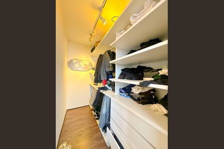 Casa para alugar com 314m², 4 quartos e 2 vagasCloset da suíte 3