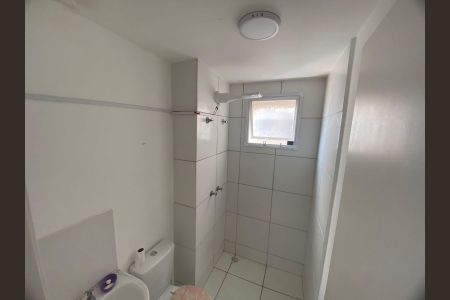 Banheiro de apartamento para alugar com 2 quartos, 56m² em Roselândia, Cotia