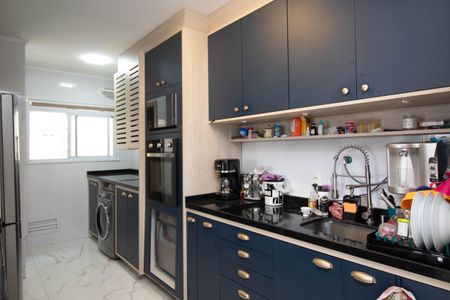 Apartamento para alugar com 106m², 3 quartos e 2 vagas Apartamento para alugar com 106m², 3 quartos e 2 vagasCozinha e Área de Serviço