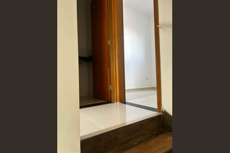 Sala de casa de condomínio para alugar com 2 quartos, 106m² em Jardim Imperador IV, Praia Grande