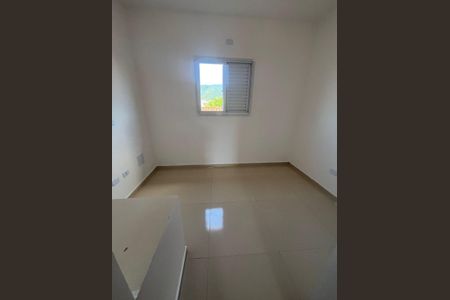 Quarto de casa de condomínio para alugar com 2 quartos, 106m² em Jardim Imperador IV, Praia Grande