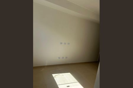 Sala de casa de condomínio para alugar com 2 quartos, 106m² em Jardim Imperador IV, Praia Grande