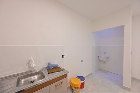 Cozinha de kitnet/studio para alugar com 1 quarto, 16m² em Vila do Encontro, São Paulo