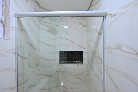 Banheiro Social de kitnet/studio para alugar com 1 quarto, 16m² em Vila do Encontro, São Paulo