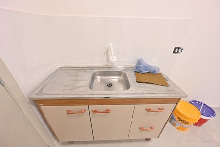 Cozinha de kitnet/studio para alugar com 1 quarto, 16m² em Vila do Encontro, São Paulo