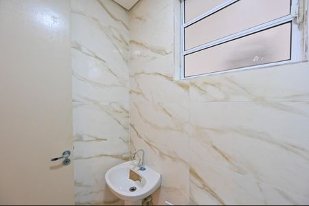 Banheiro Social de kitnet/studio para alugar com 1 quarto, 16m² em Vila do Encontro, São Paulo