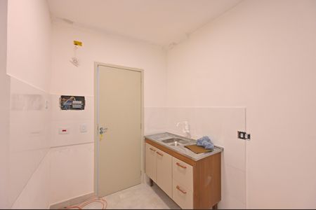 Cozinha de kitnet/studio para alugar com 1 quarto, 16m² em Vila do Encontro, São Paulo
