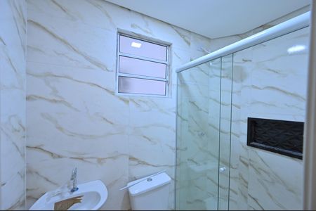 Banheiro Social de kitnet/studio para alugar com 1 quarto, 16m² em Vila do Encontro, São Paulo