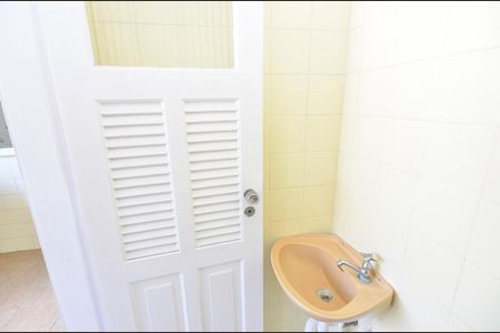 Apartamento à venda com 160m², 4 quartos e 4 vagasBanheiro de Serviço