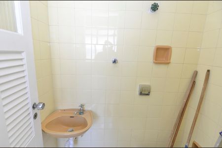 Apartamento à venda com 160m², 4 quartos e 4 vagasBanheiro de Serviço