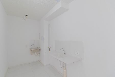 Sala/Cozinha/Área de Serviço  de apartamento para alugar com 2 quartos, 33m² em Vila Silvia, São Paulo