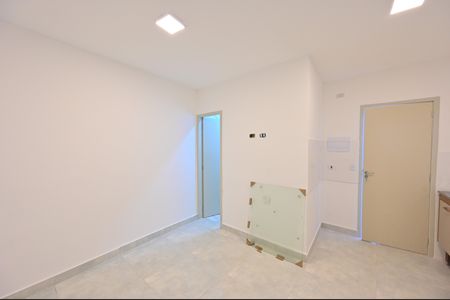 Sala/Quarto de kitnet/studio para alugar com 1 quarto, 16m² em Vila do Encontro, São Paulo