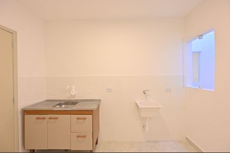 Cozinha/Lavanderia de kitnet/studio para alugar com 1 quarto, 16m² em Vila do Encontro, São Paulo