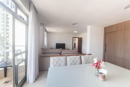 Apartamento para alugar com 168m², 4 quartos e 2 vagassala
