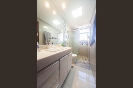 Apartamento para alugar com 168m², 4 quartos e 2 vagasBanheiro suite 