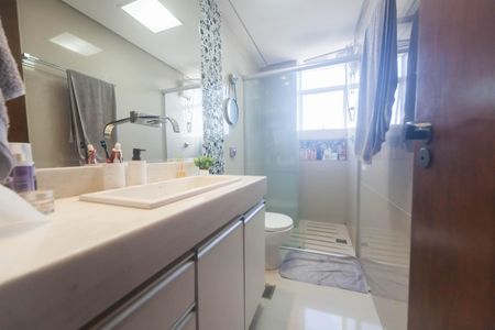 Apartamento para alugar com 168m², 4 quartos e 2 vagasBanheiro suite 