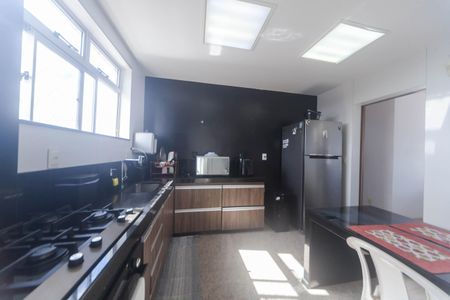 Apartamento para alugar com 168m², 4 quartos e 2 vagasCozinha