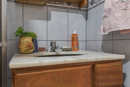 Apartamento à venda com 55m², 2 quartos e sem vaga Apartamento à venda com 55m², 2 quartos e sem vagaBanheiro