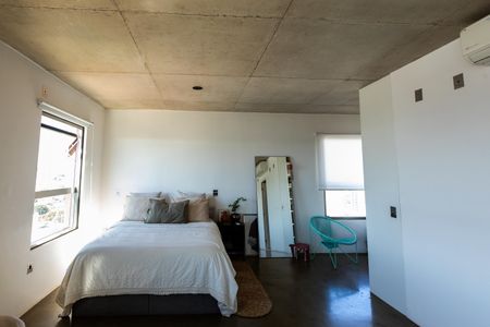 Quarto de apartamento à venda com 1 quarto, 70m² em Cambuí, Campinas