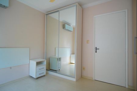 Quarto de apartamento à venda com 1 quarto, 44m² em Jardim Europa, Porto Alegre