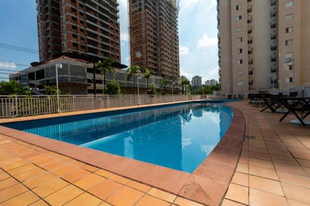 Apartamento à venda com 86m², 2 quartos e 2 vagas Apartamento à venda com 86m², 2 quartos e 2 vagasÁrea comum - Piscina