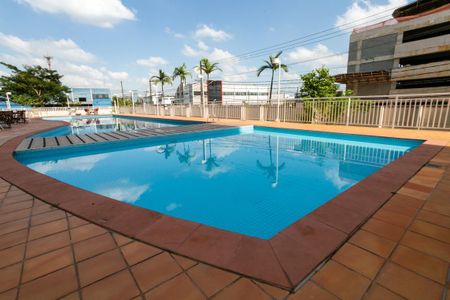 Apartamento à venda com 86m², 2 quartos e 2 vagas Apartamento à venda com 86m², 2 quartos e 2 vagasÁrea comum - Piscina