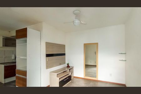 Sala  de apartamento para alugar com 2 quartos, 42m² em São José, Porto Alegre