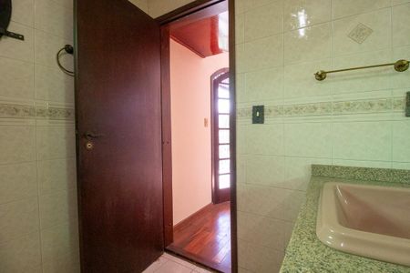 Casa para alugar com 410m², 6 quartos e 7 vagasBanheiro da Suíte 2