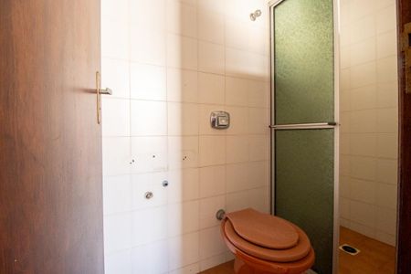 Casa para alugar com 410m², 6 quartos e 7 vagasBanheiro 3