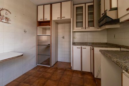 Casa para alugar com 410m², 6 quartos e 7 vagasCozinha 1