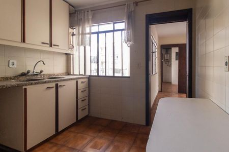 Casa para alugar com 410m², 6 quartos e 7 vagasCozinha 1