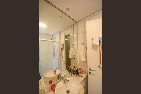 Apartamento à venda com 107m², 3 quartos e 2 vagasBanheiro da Suíte