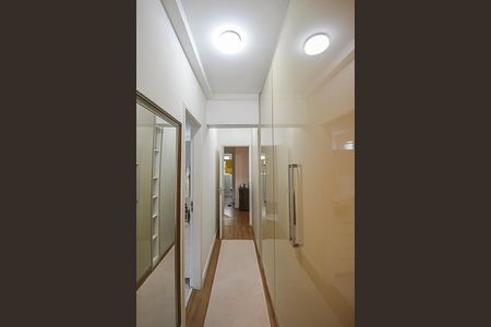 Apartamento à venda com 107m², 3 quartos e 2 vagas Apartamento à venda com 107m², 3 quartos e 2 vagasBanheiro da Suíte