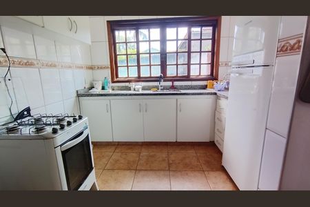 Casa para alugar com 255m², 3 quartos e 4 vagasCozinha 