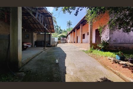 Casa para alugar com 255m², 3 quartos e 4 vagasQuintal 