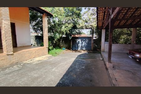 Casa para alugar com 255m², 3 quartos e 4 vagasQuintal 