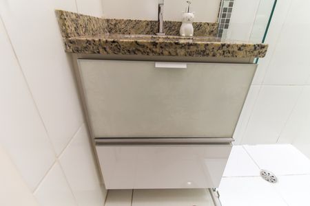 Casa de condomínio à venda com 78m², 3 quartos e 2 vagasBanheiro