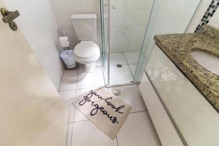 Casa de condomínio à venda com 78m², 3 quartos e 2 vagasBanheiro da Suíte