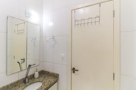 Casa de condomínio à venda com 78m², 3 quartos e 2 vagasBanheiro da Suíte